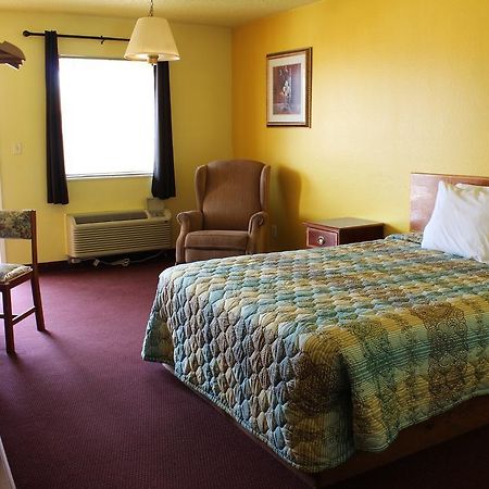Westworld Country Inn Hubbard Extérieur photo