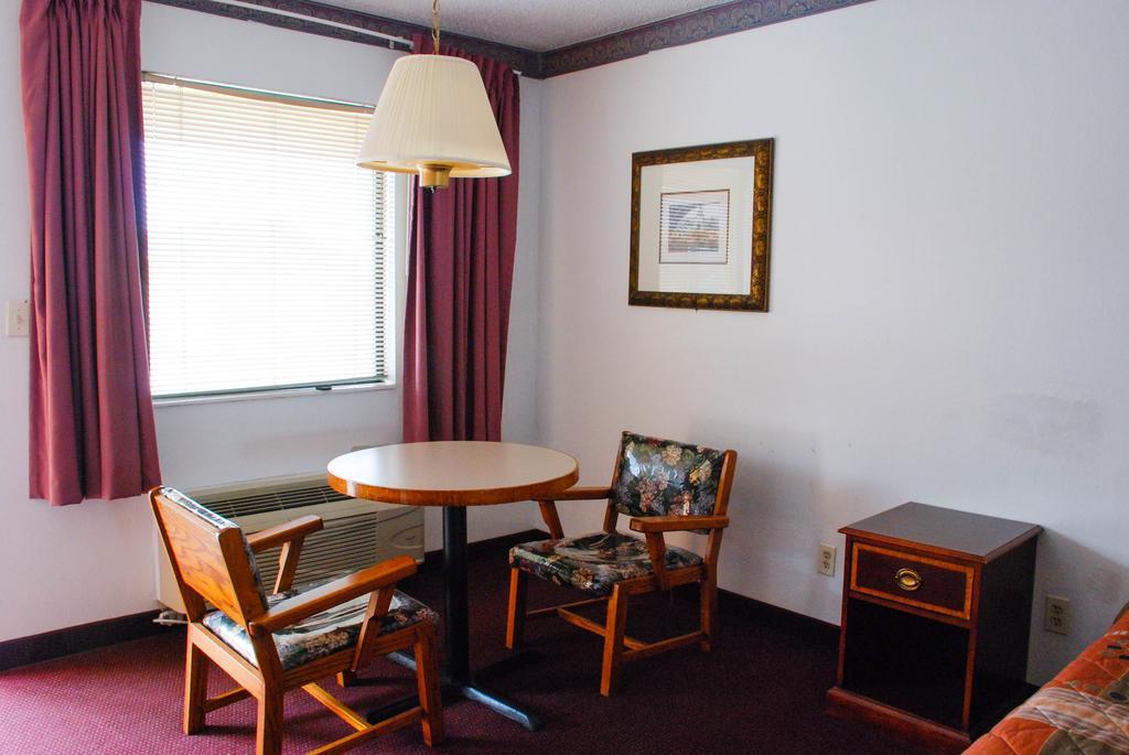 Westworld Country Inn Hubbard Chambre photo
