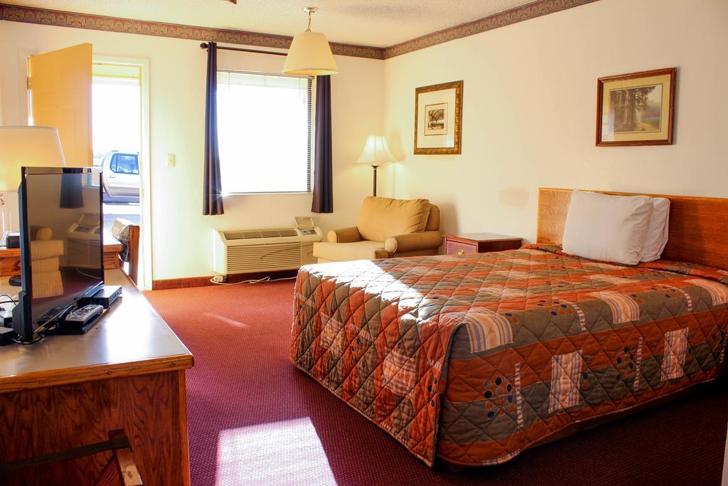 Westworld Country Inn Hubbard Extérieur photo