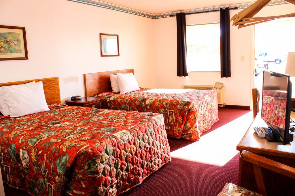 Westworld Country Inn Hubbard Extérieur photo