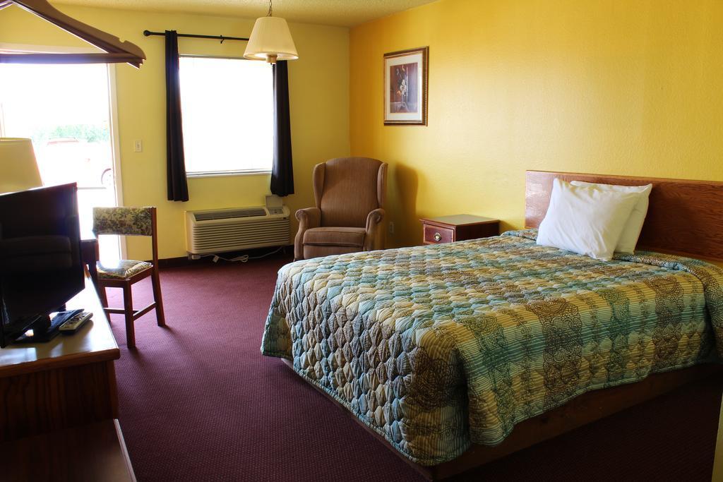 Westworld Country Inn Hubbard Extérieur photo
