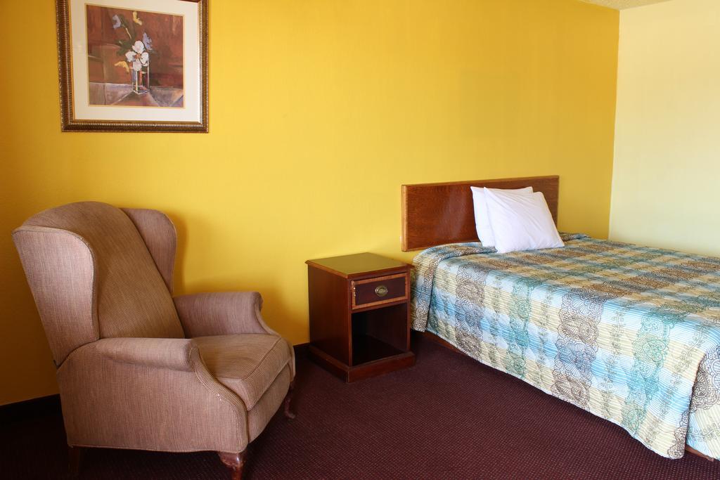 Westworld Country Inn Hubbard Extérieur photo
