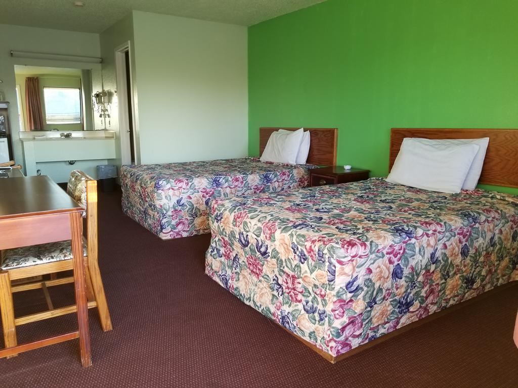 Westworld Country Inn Hubbard Extérieur photo