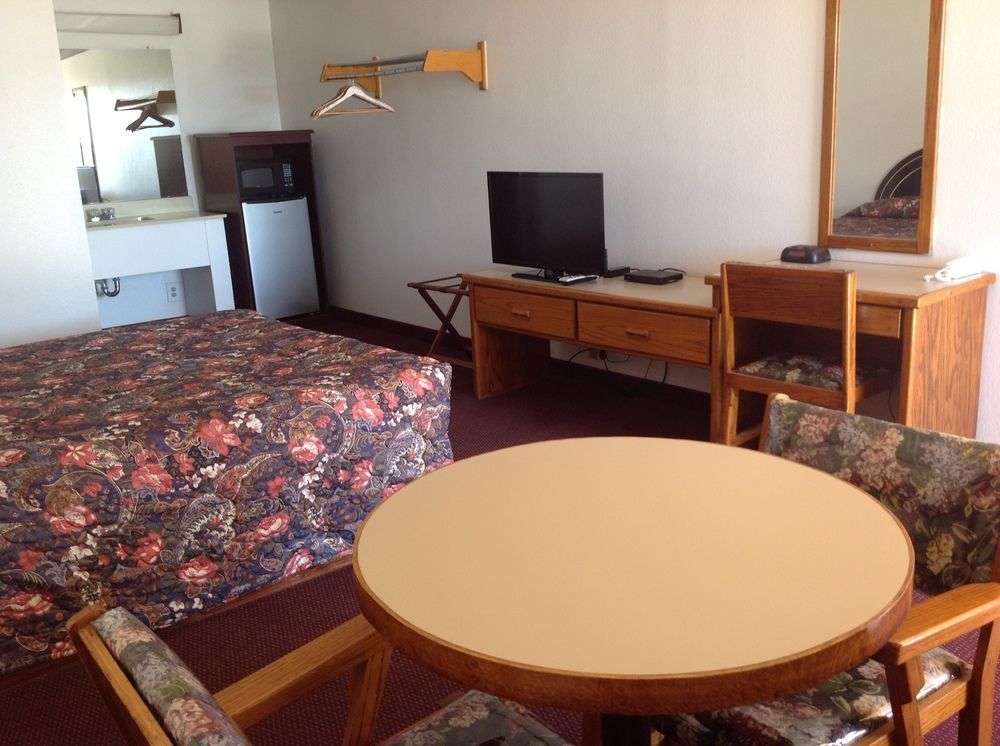 Westworld Country Inn Hubbard Extérieur photo