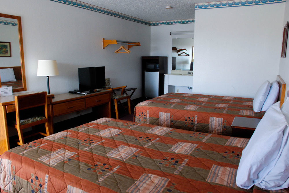 Westworld Country Inn Hubbard Extérieur photo