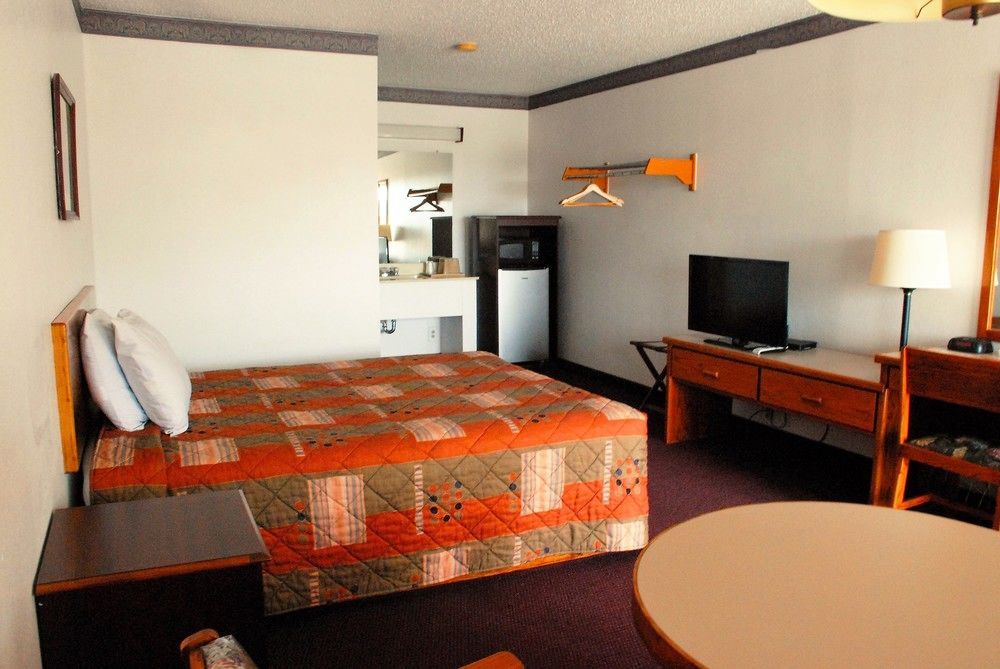 Westworld Country Inn Hubbard Extérieur photo